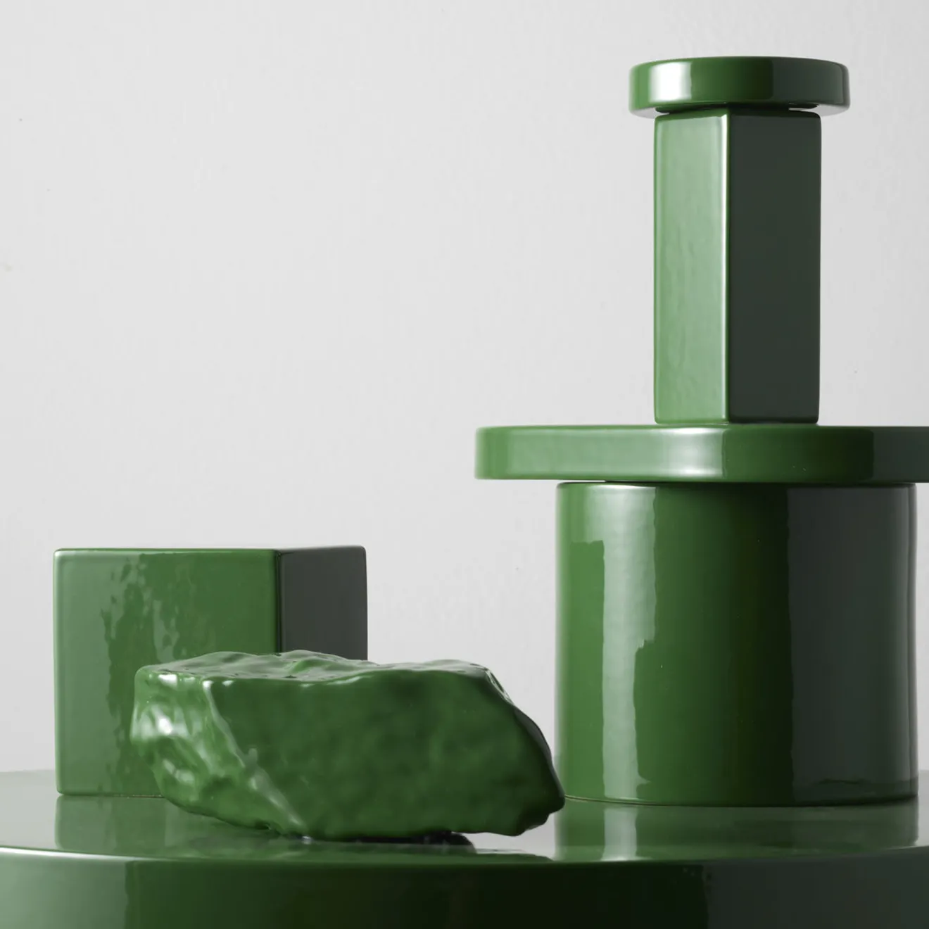 Mutina Paesaggi Scultura Rotonda verde di Nathalie Du Pasquier