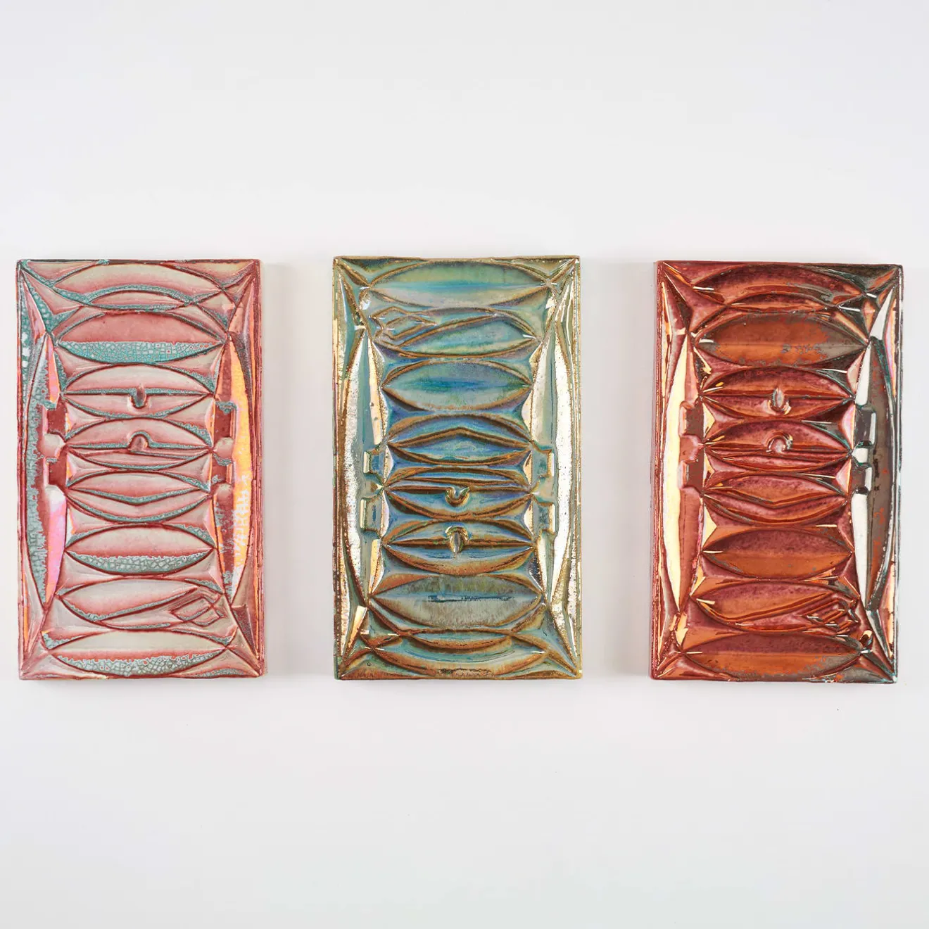 Ceramiche Lega di Martina Scarpa Piastrella Decorativa Rettangolare in Ceramica con Lustro Rosso e Verde