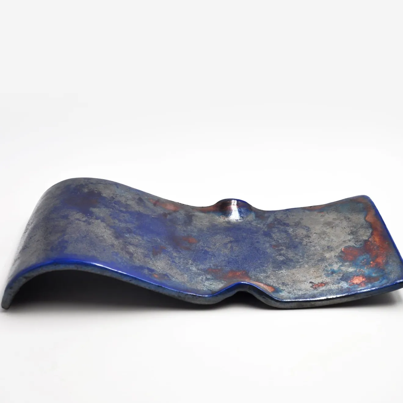 Design Center 1991 Piatto centrotavola Onda Piccola Ramato/Blu di Nino Basso