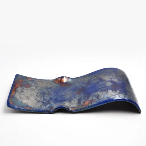 Design Center 1991 Piatto centrotavola Onda Piccola Ramato/Blu di Nino Basso