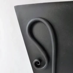 AV Metal Piedistallo in metallo con vaso Tessingiu