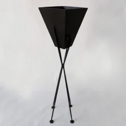 AV Metal Piedistallo in metallo con vaso Tessingiu