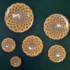 La Bottega del Vasaio Piuma di pavone gialla ⌀ Piatto decorativo da 25 cm