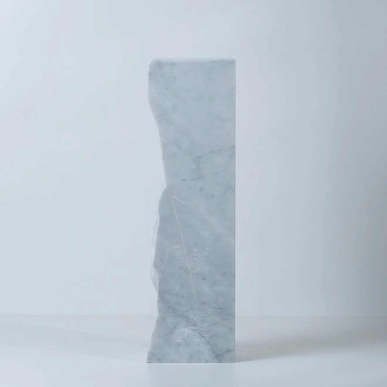 Omnibus Design Podium II Scultura di Carrara