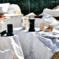 FiammettaV Home Collection POR TAN TE Vaso a colonna in marmo satinato Paonazzo