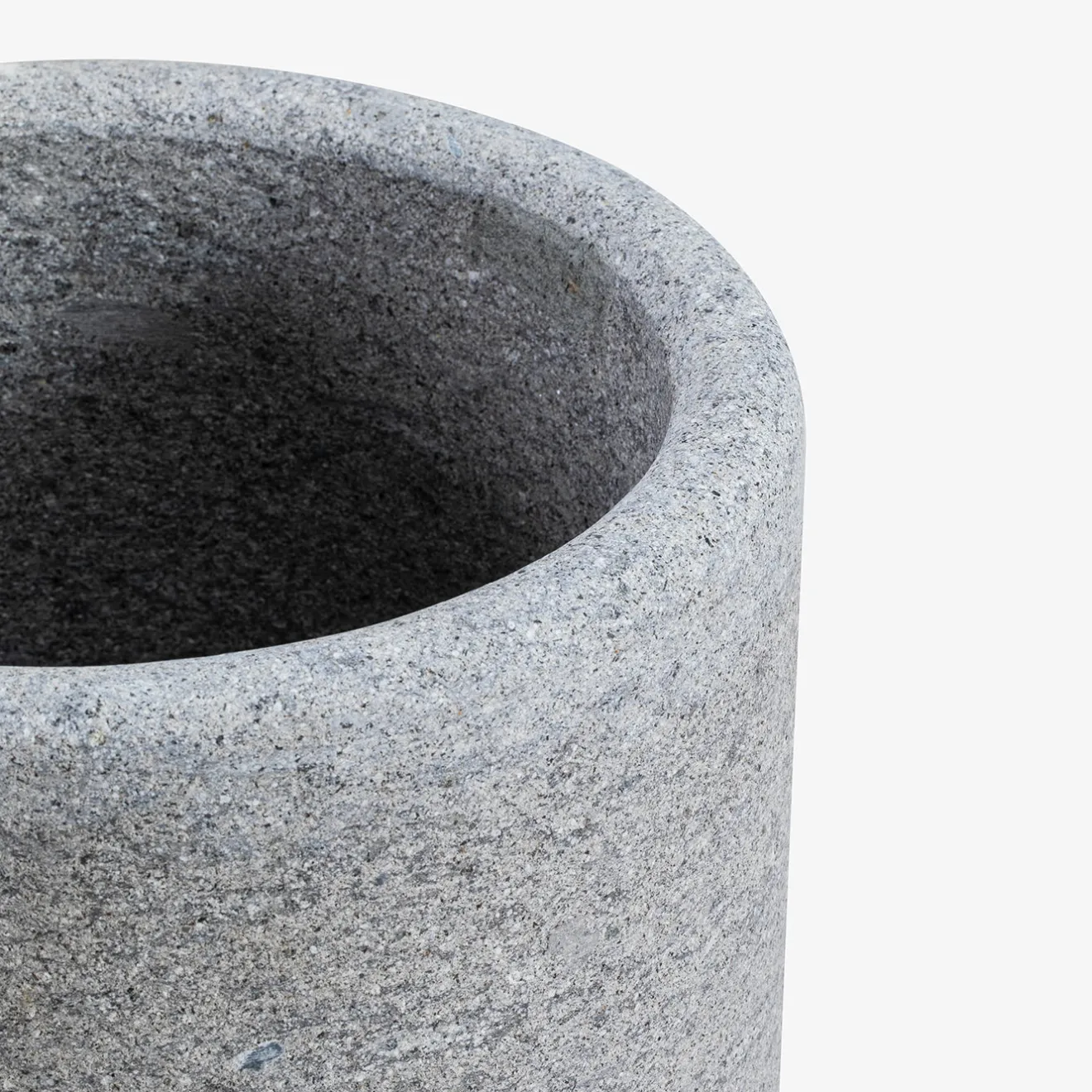 Veltha Outdoor Stone Design Portavasi in pietra Peperino grigio lapis