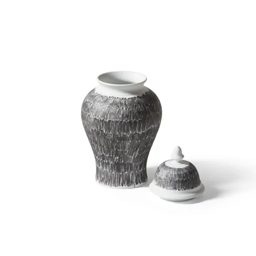 Cassina Post Scriptum Potiche in bianco e nero di Formafantasma