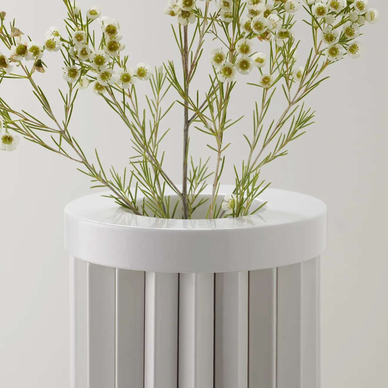 Mutina Rombini A Vaso Bianco di Ronan e Erwan Bouroullec