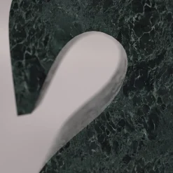 Carcino Design Scultura a forma di testa di cavallo Metis Verde Alpi