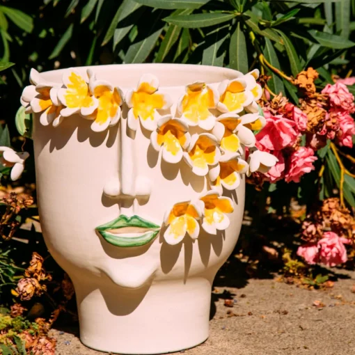 Patrizia Italiano Scultura di Frangipani