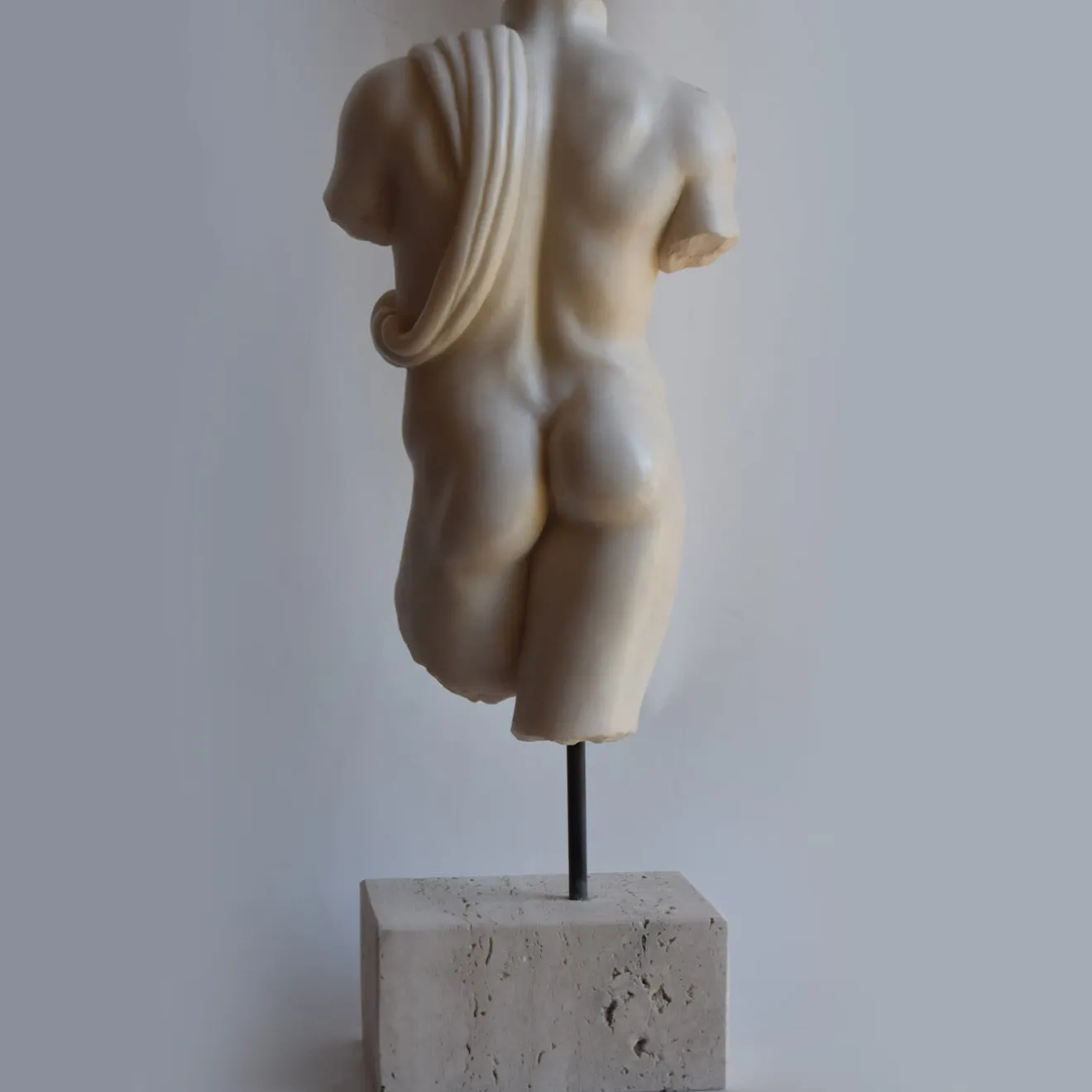 Todini Sculture Scultura di torso maschile drappeggiato