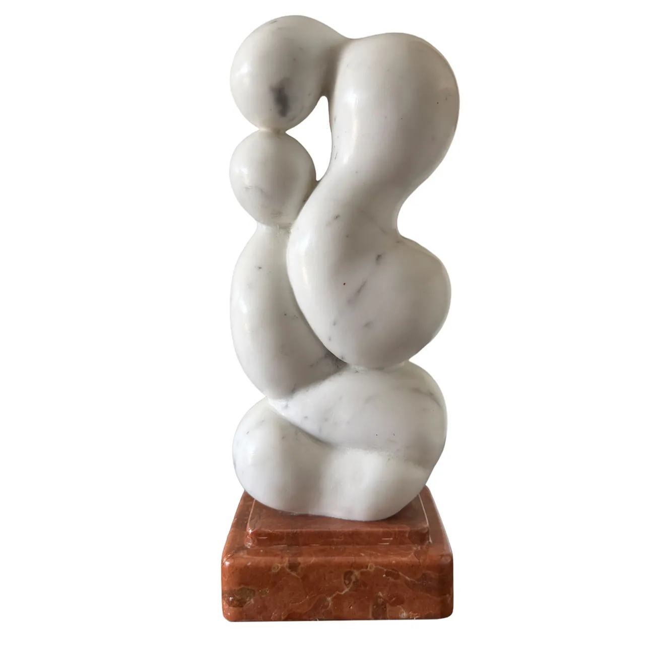 Espidesign by Paola Speranza Scultura Il Contatto in Marmo Bianco di Carrara su Base in Marmo Rosso Verona di Piero Speranza