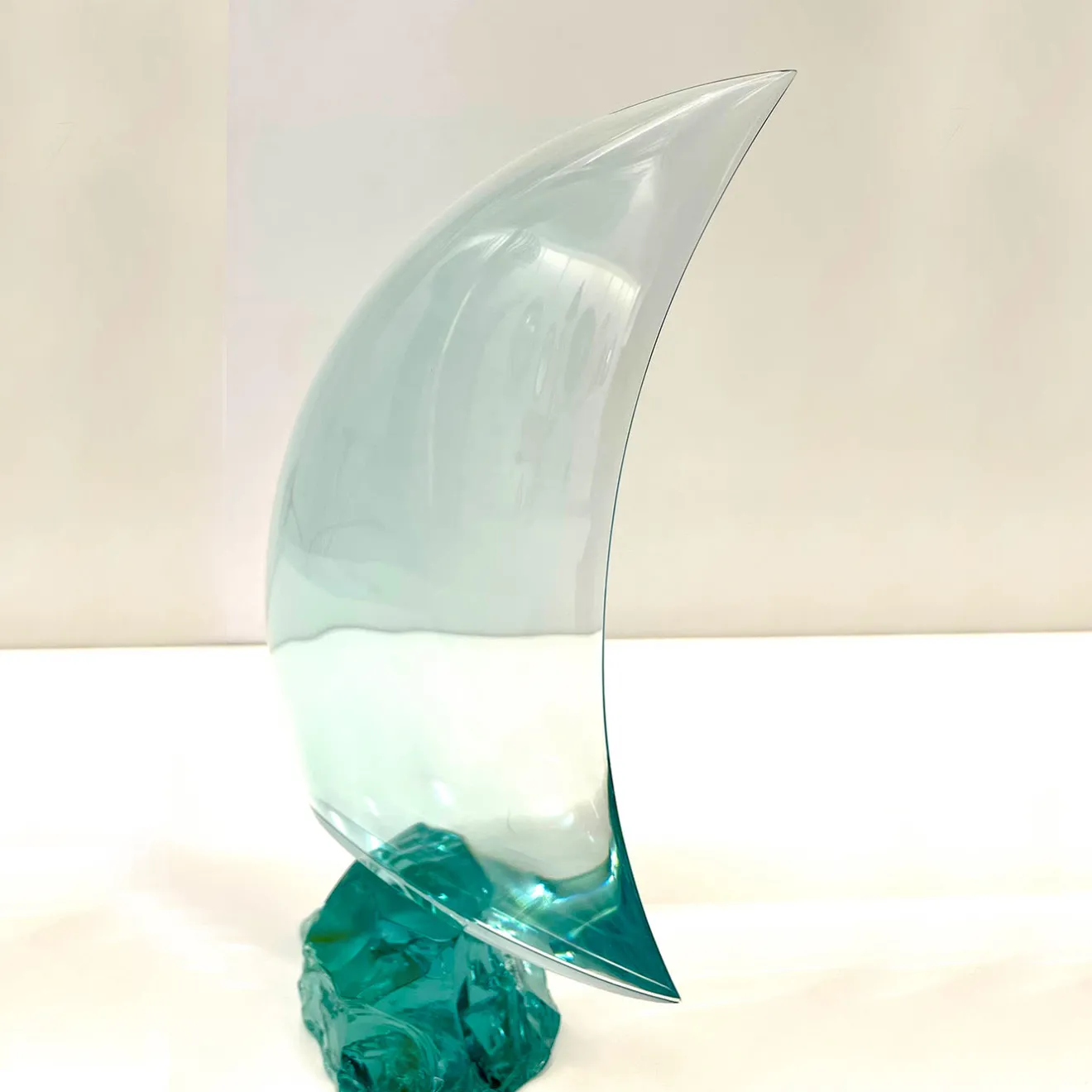 Ghirò Studio Scultura in cristallo fatta a mano a forma di vela