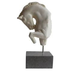 Todini Sculture Scultura in marmo a frammento di cavallo con base