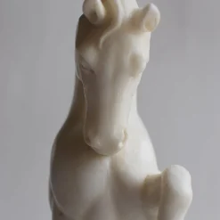 Todini Sculture Scultura in marmo a frammento di cavallo con base