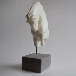 Todini Sculture Scultura in marmo a frammento di cavallo con base