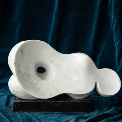 Espidesign by Paola Speranza Scultura in marmo bianco Ombelico di Piero Speranza