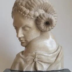 Todini Sculture Scultura in marmo Cleopatra Egiziano Giallo fauno dormiente con base