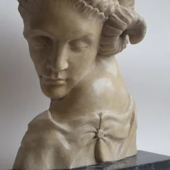 Todini Sculture Scultura in marmo Cleopatra Egiziano Giallo fauno dormiente con base
