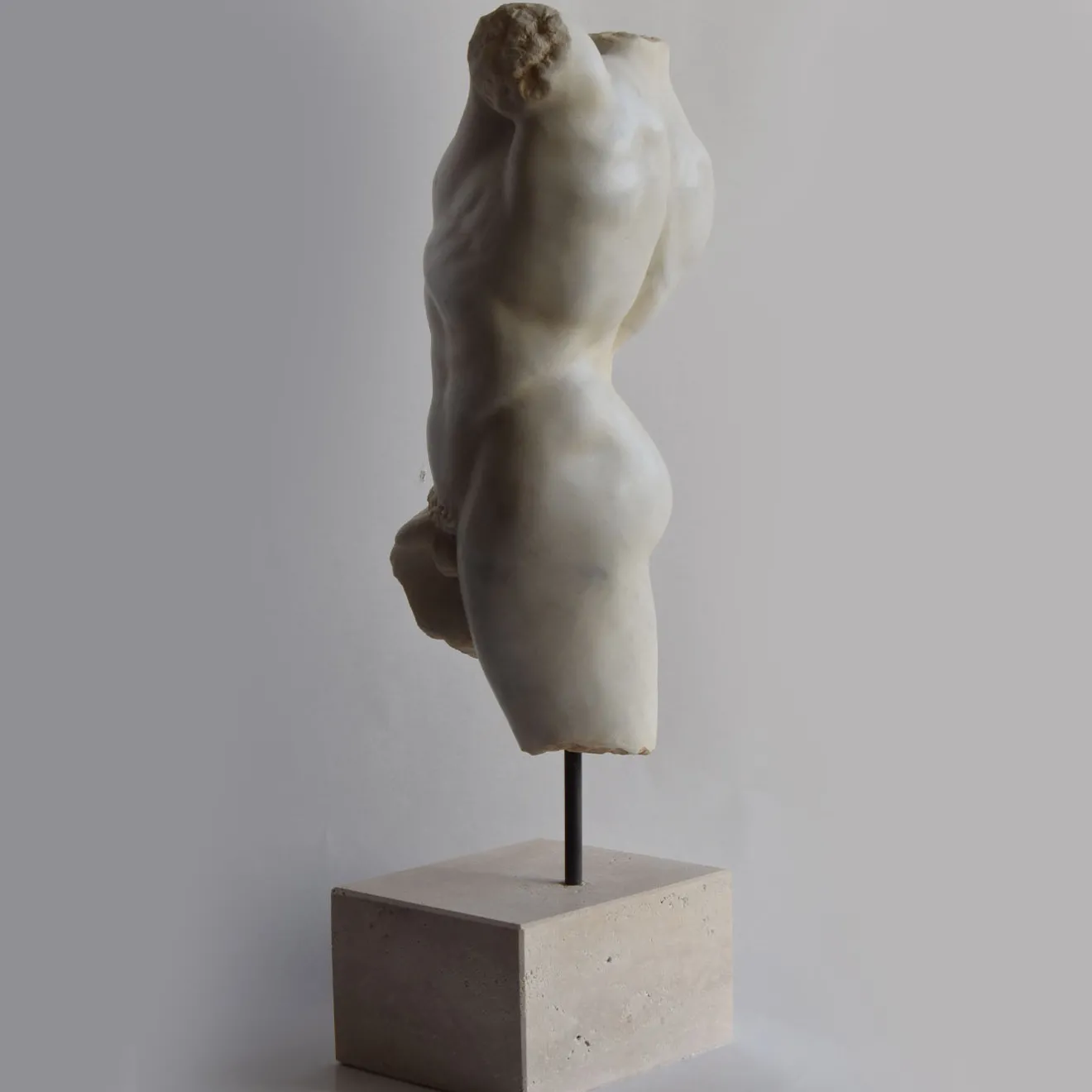 Todini Sculture Scultura in marmo di Carrara torso di satiro con base
