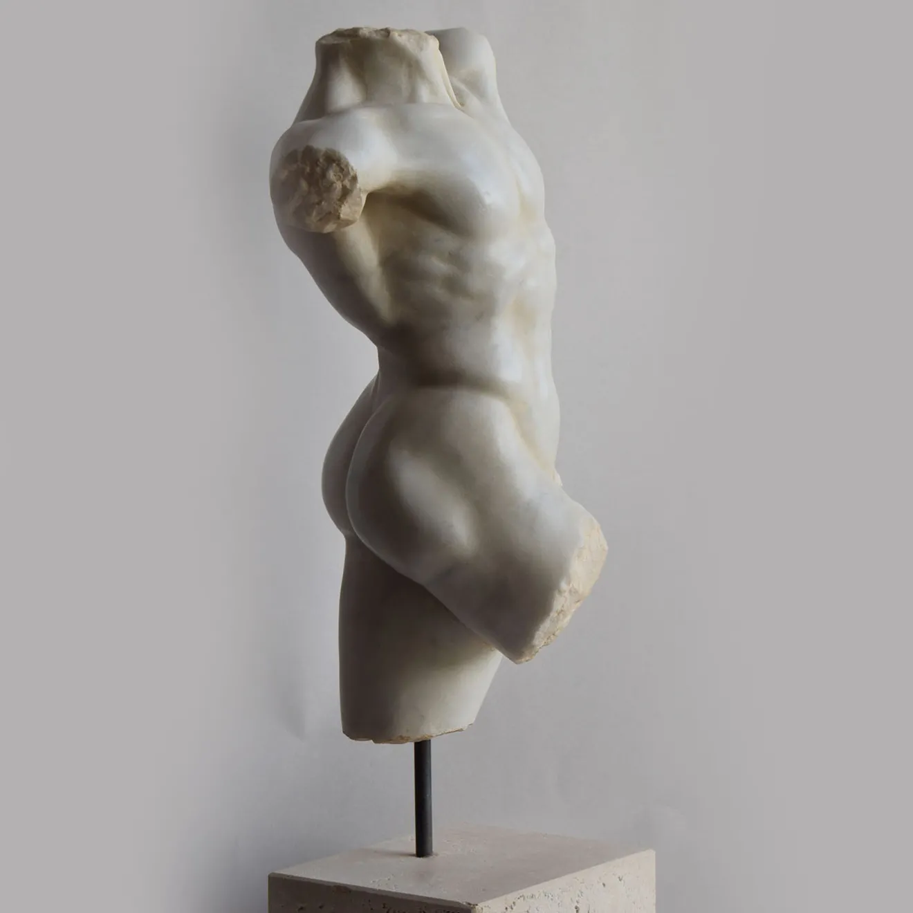 Todini Sculture Scultura in marmo di Carrara torso di satiro con base