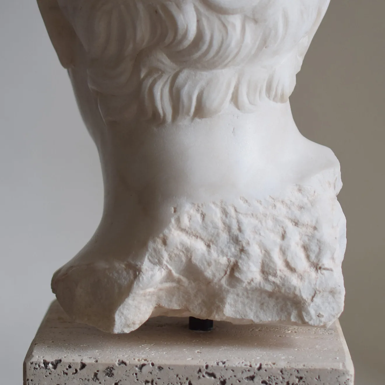 Todini Sculture Scultura in marmo di Carrara Apoxyomenos con base