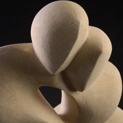 Creazioni di Andrea Serra Scultura in pietra leccese Con Te