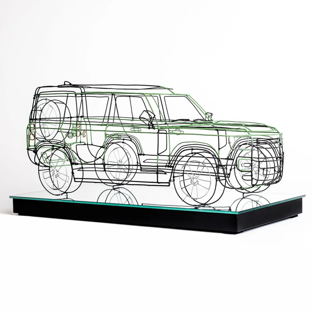 Profilo Scultura Land Rover in filo metallico