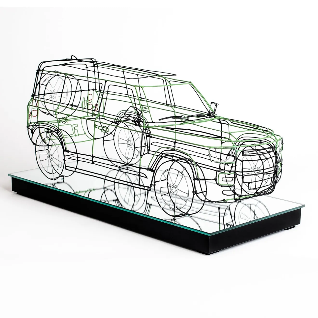 Profilo Scultura Land Rover in filo metallico
