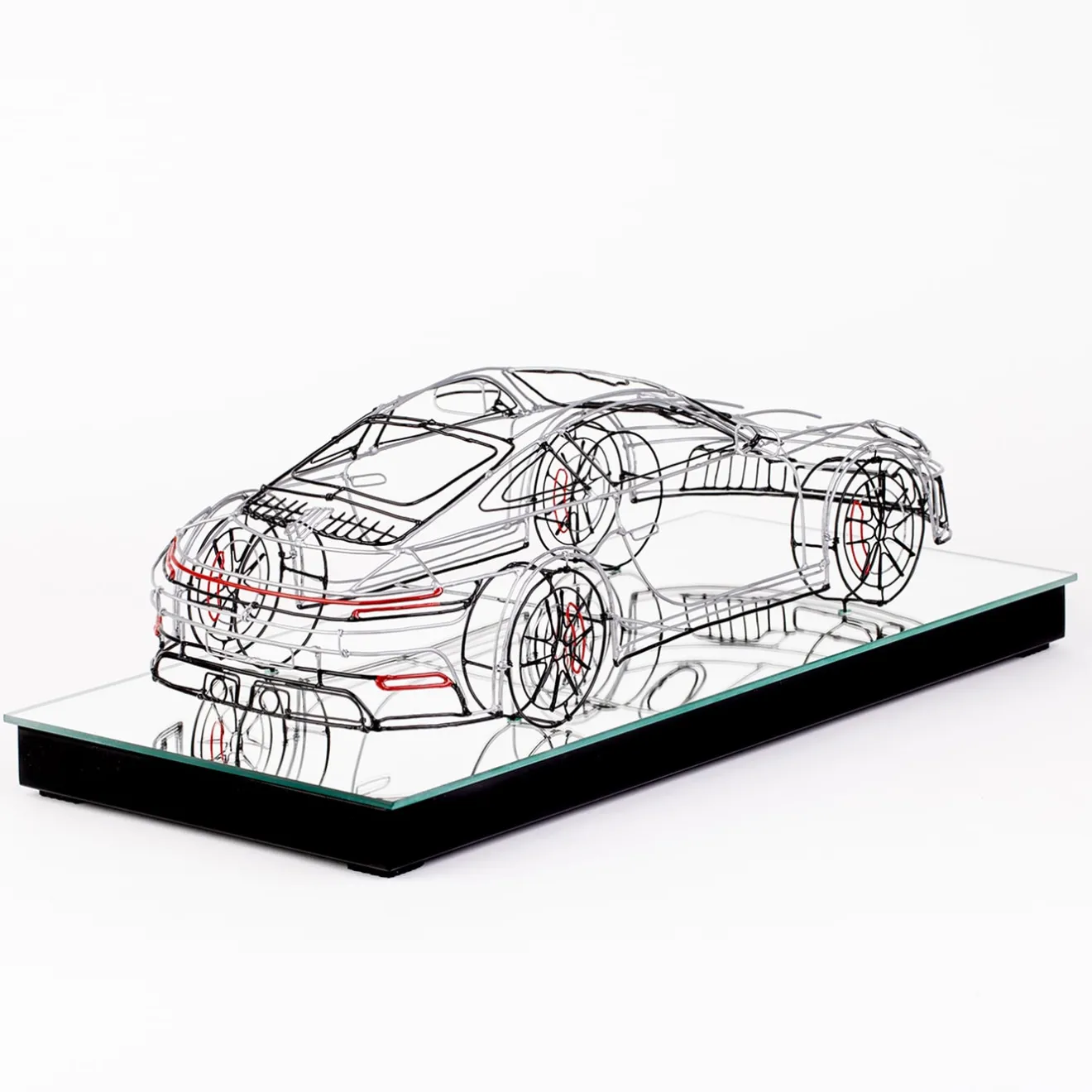 Profilo Scultura Porsche in filo metallico