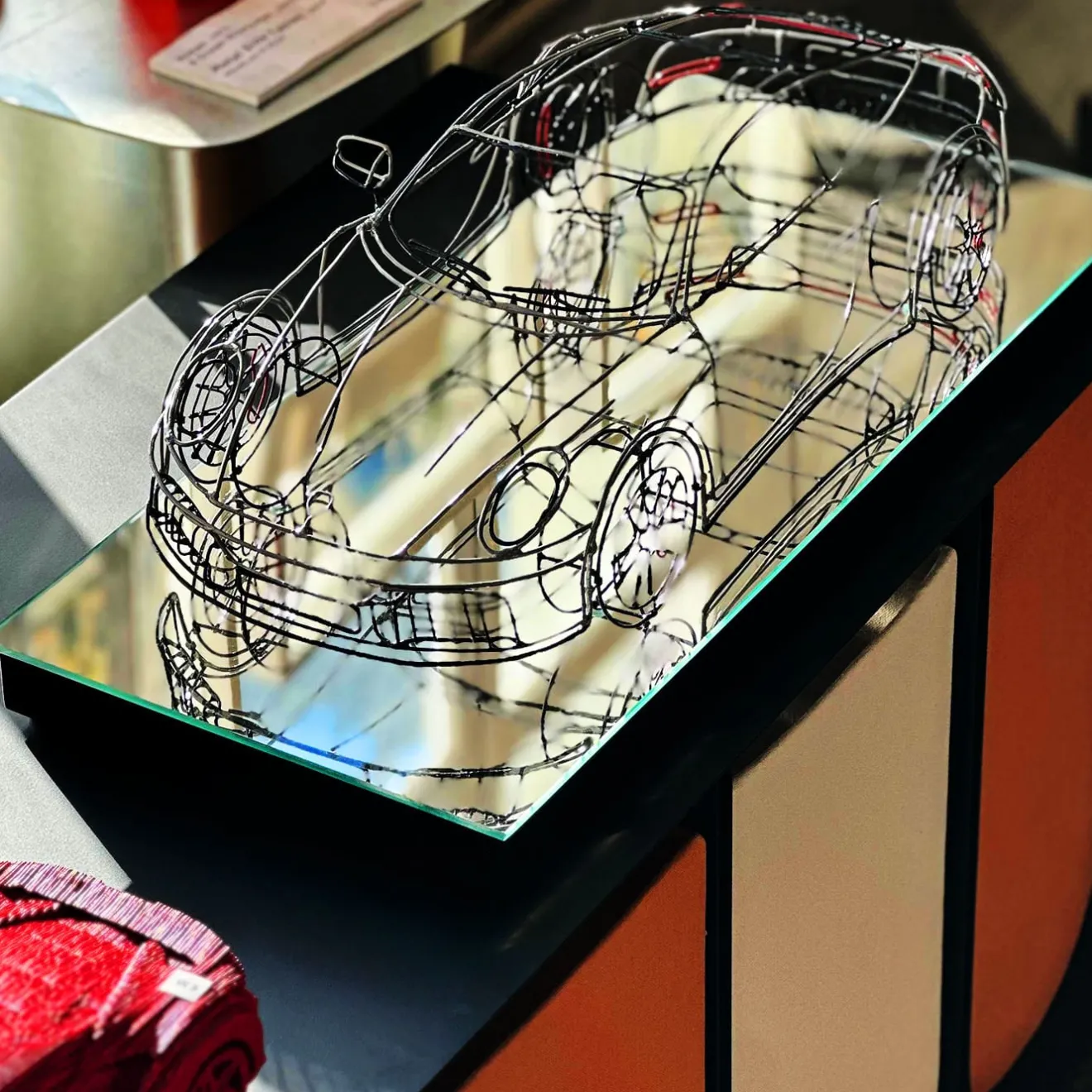 Profilo Scultura Porsche in filo metallico