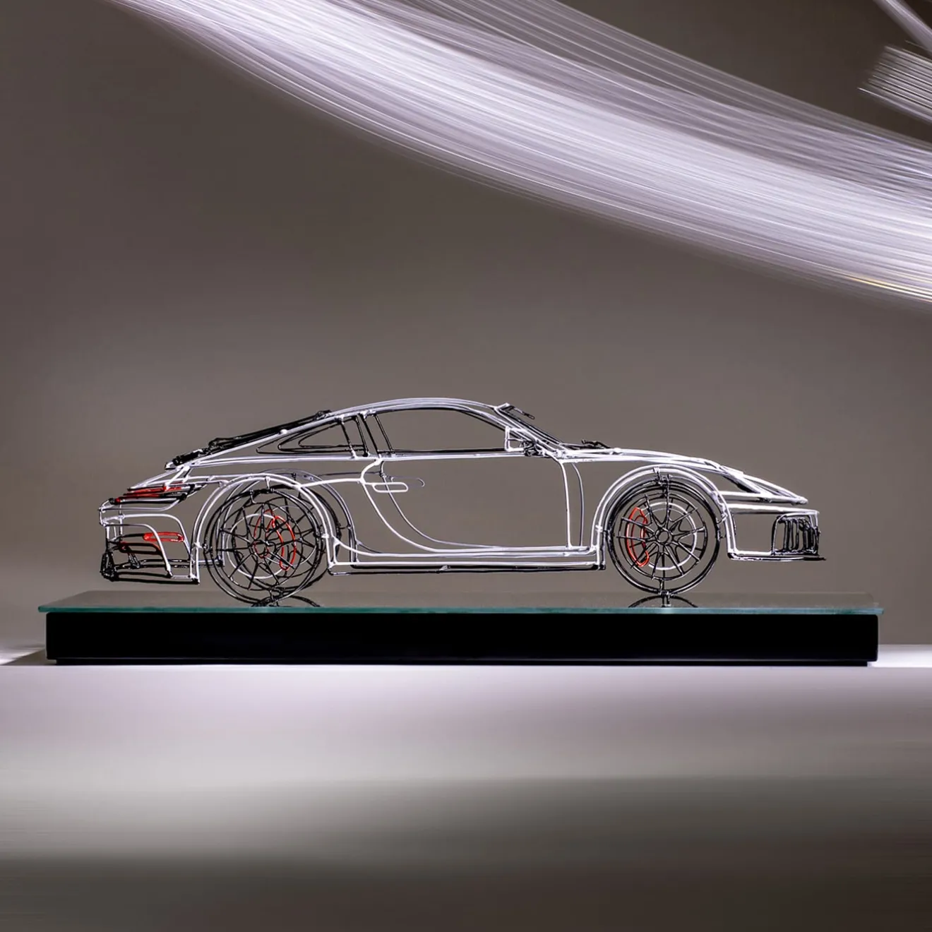 Profilo Scultura Porsche in filo metallico