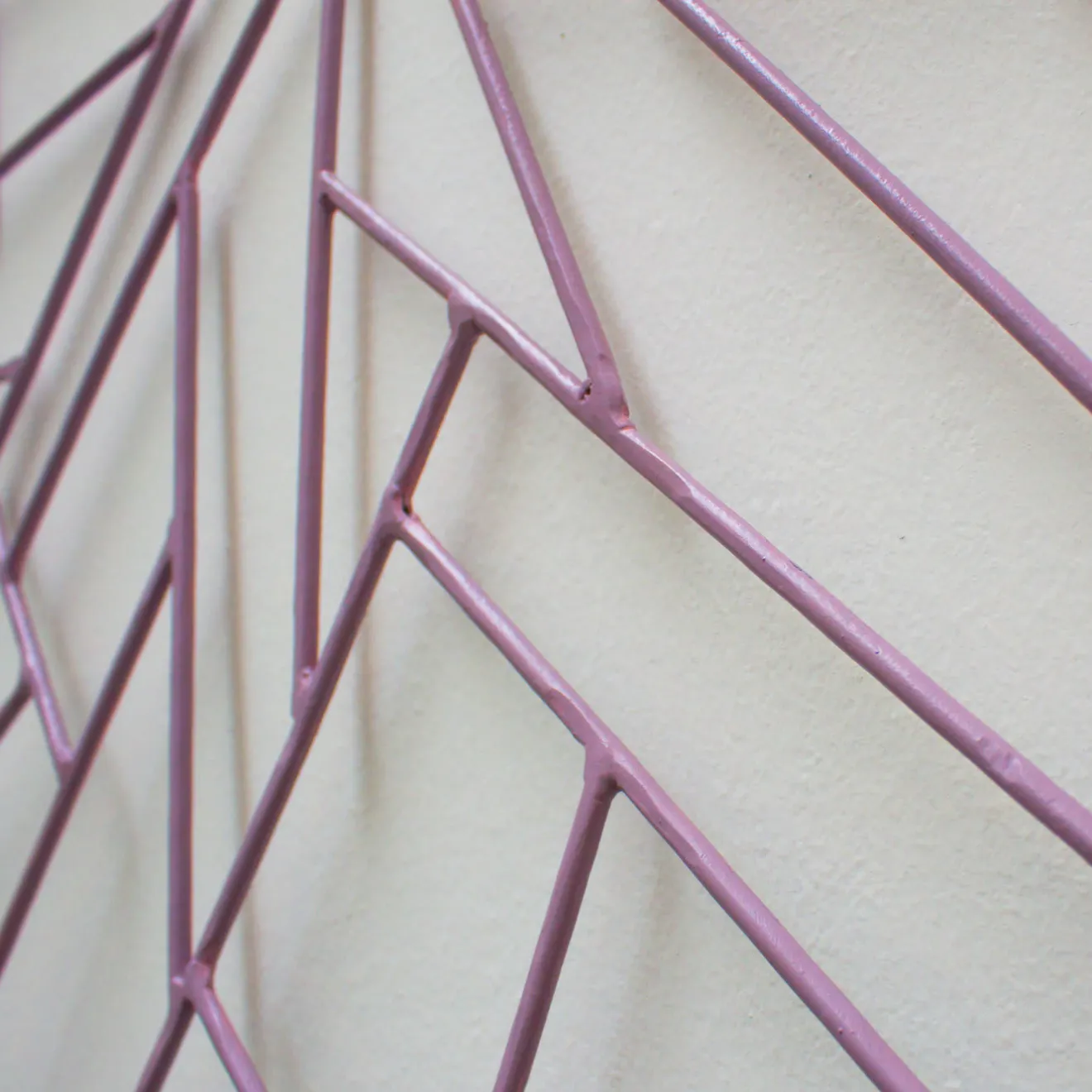 Antonino Sciortino Scultura rosa Uffa La Raffa