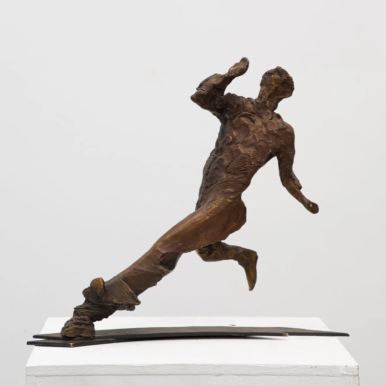 Stella Battaglia Scultura Runner