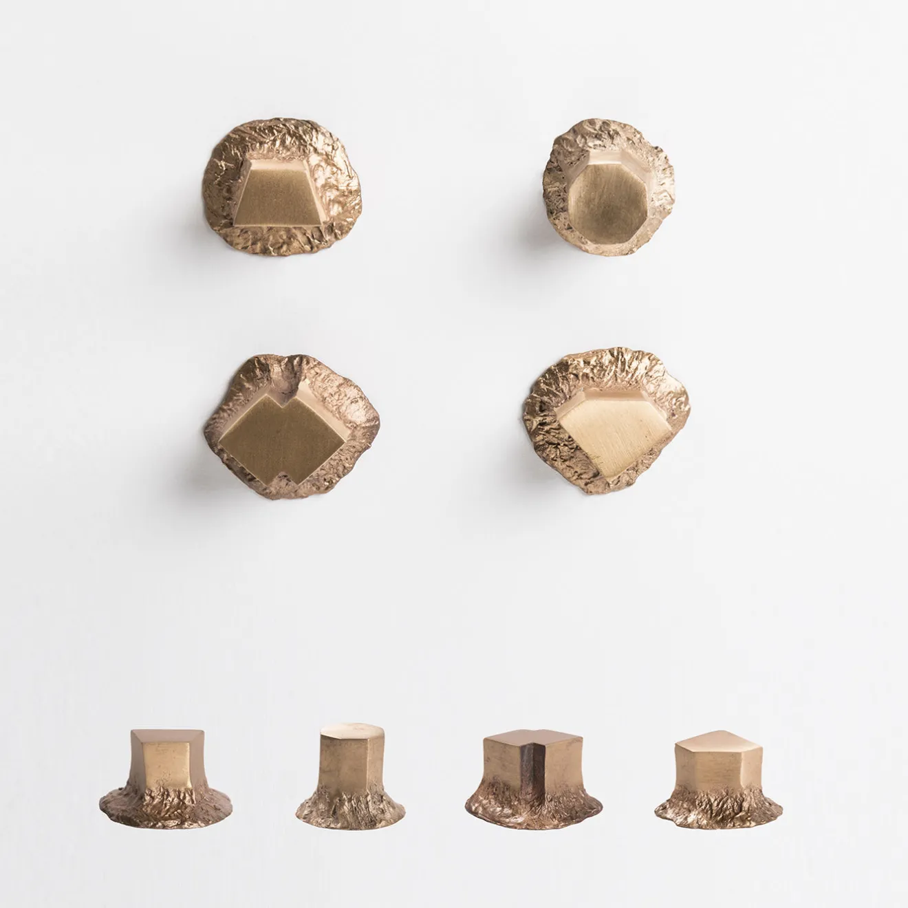 NIVA Design Set di 4 pomelli per porte in ottone Solido #1 di Nicole Valenti