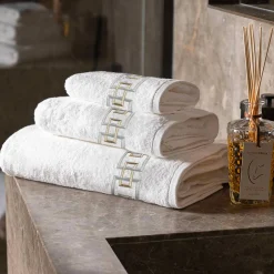 Biancoperla Set di Asciugamani Ricamati QENA in Cotone Spugna Bianco