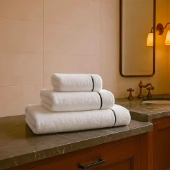 Biancoperla Set di asciugamani ricamati BACCHETTA in cotone spugna bianco