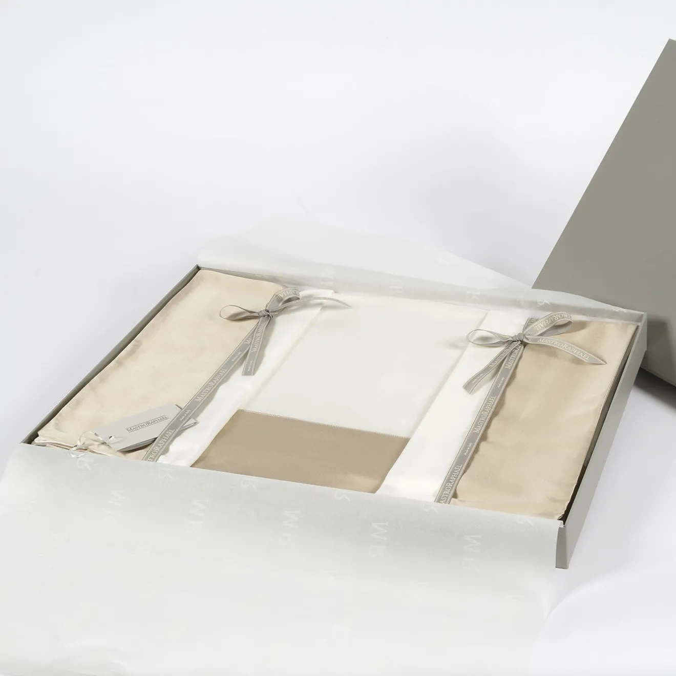 Mastro Raphael Set di lenzuola e due federe in raso di cotone beige Tivoli