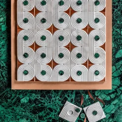 Lithea Sikelia Bas-Relief di Elena Salmistraro