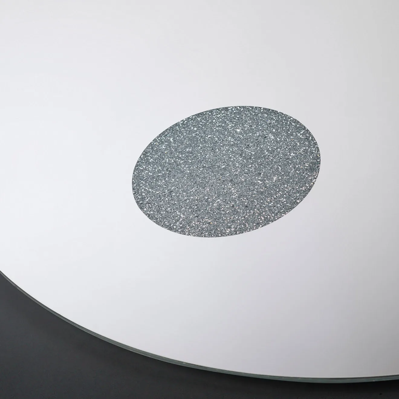 VGnewtrend Specchio da parete Earth di Giorgio Ragazzini