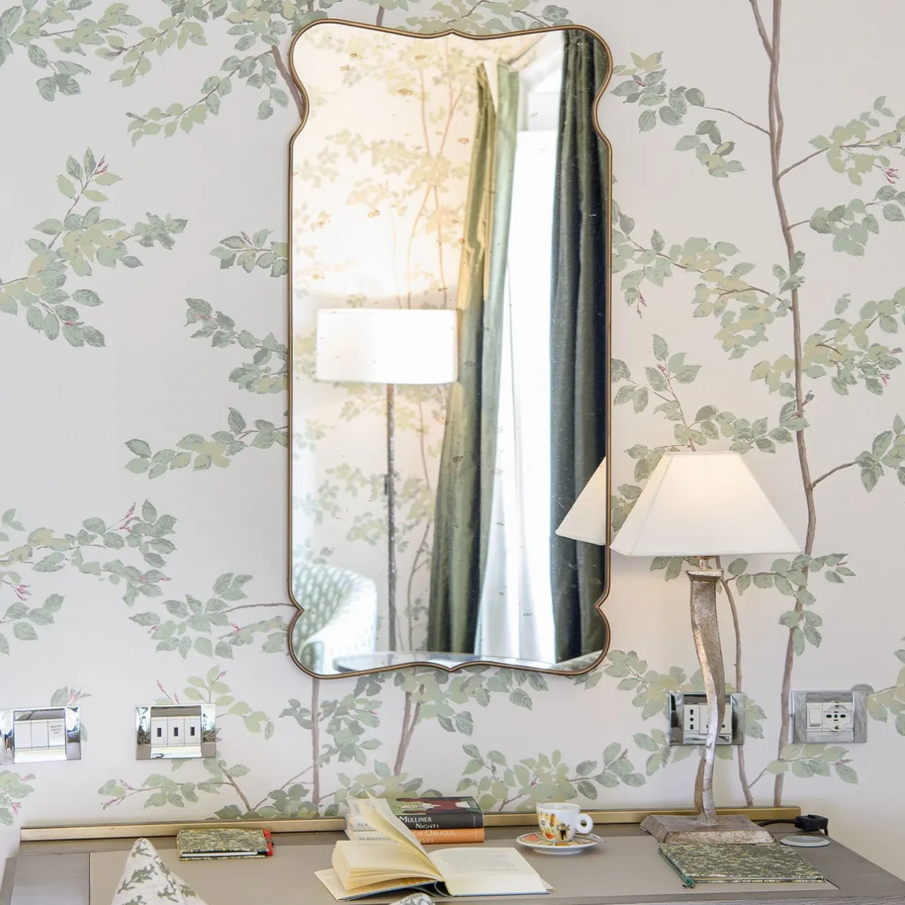 Bronzetto Specchio da parete Novecento 55