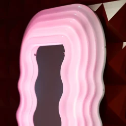 Poltronova Specchio e lampada da terra Ultrafragola di Ettore Sottsass