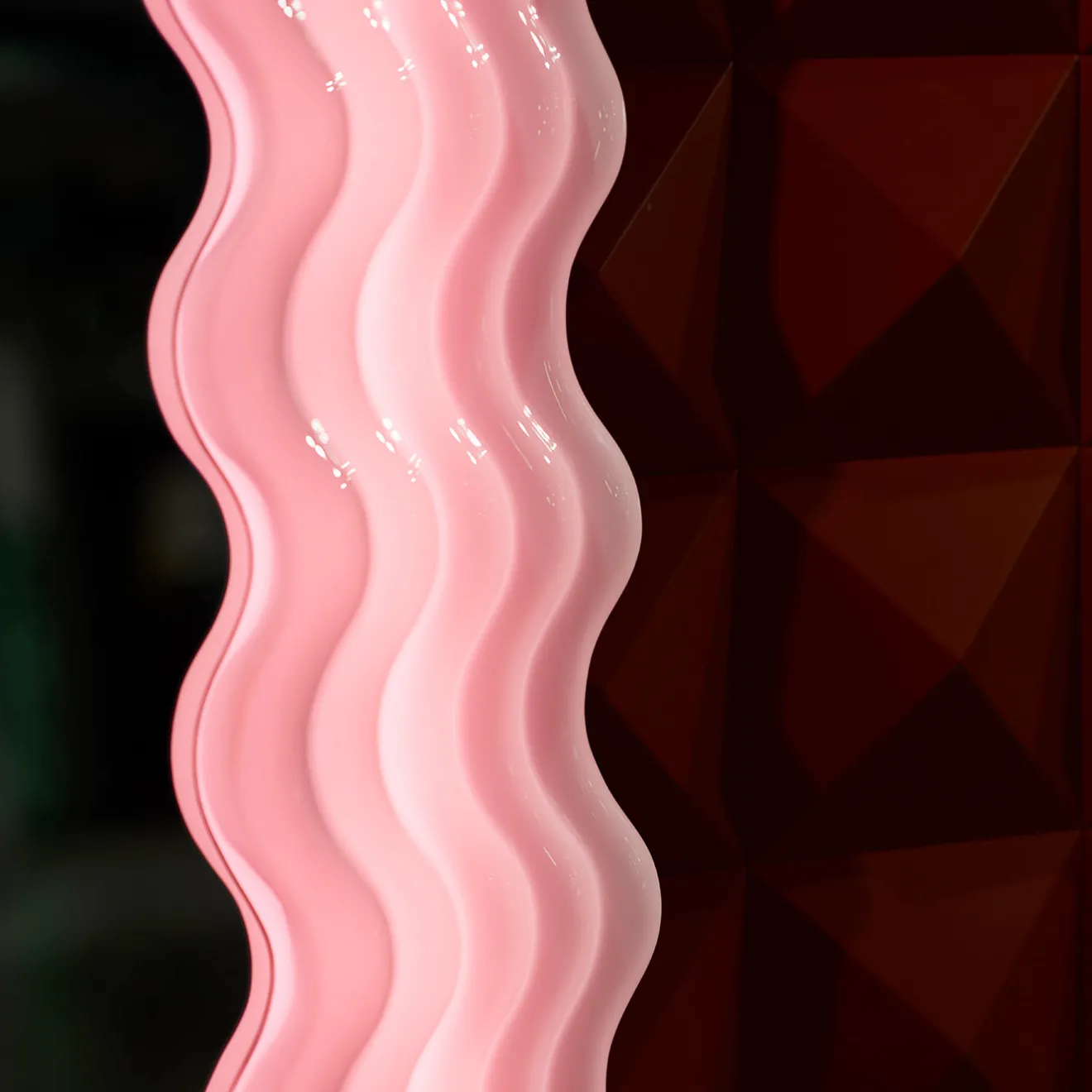Poltronova Specchio e lampada da terra Ultrafragola di Ettore Sottsass