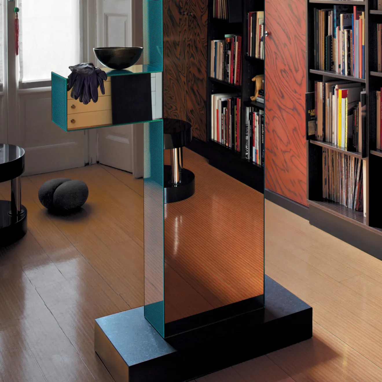 Glas Italia Specchio Totem Shibam 2 di Ettore Sottsass