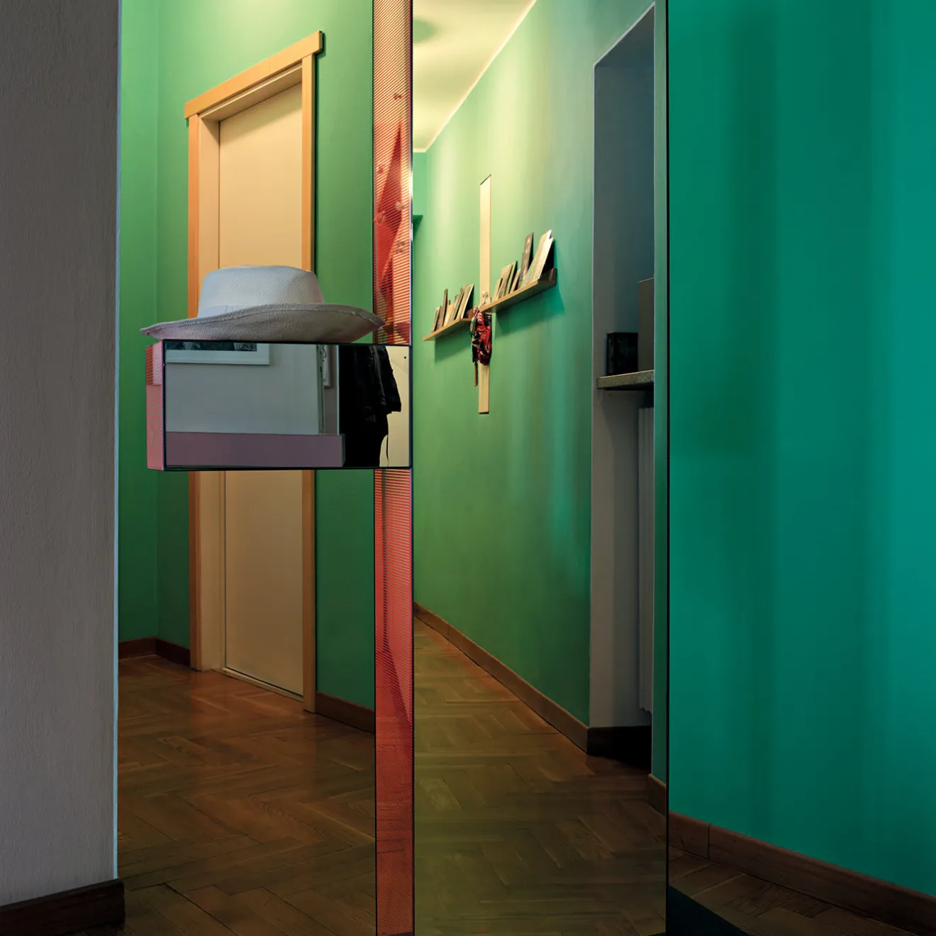 Glas Italia Specchio Totem Shibam 2 di Ettore Sottsass