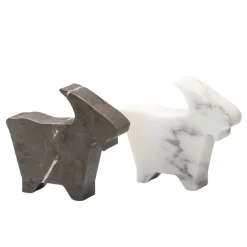 Kimano Statuetta di capra grigia di Alessandra Grasso