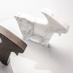 Kimano Statuina bianca di capra di Alessandra Grasso