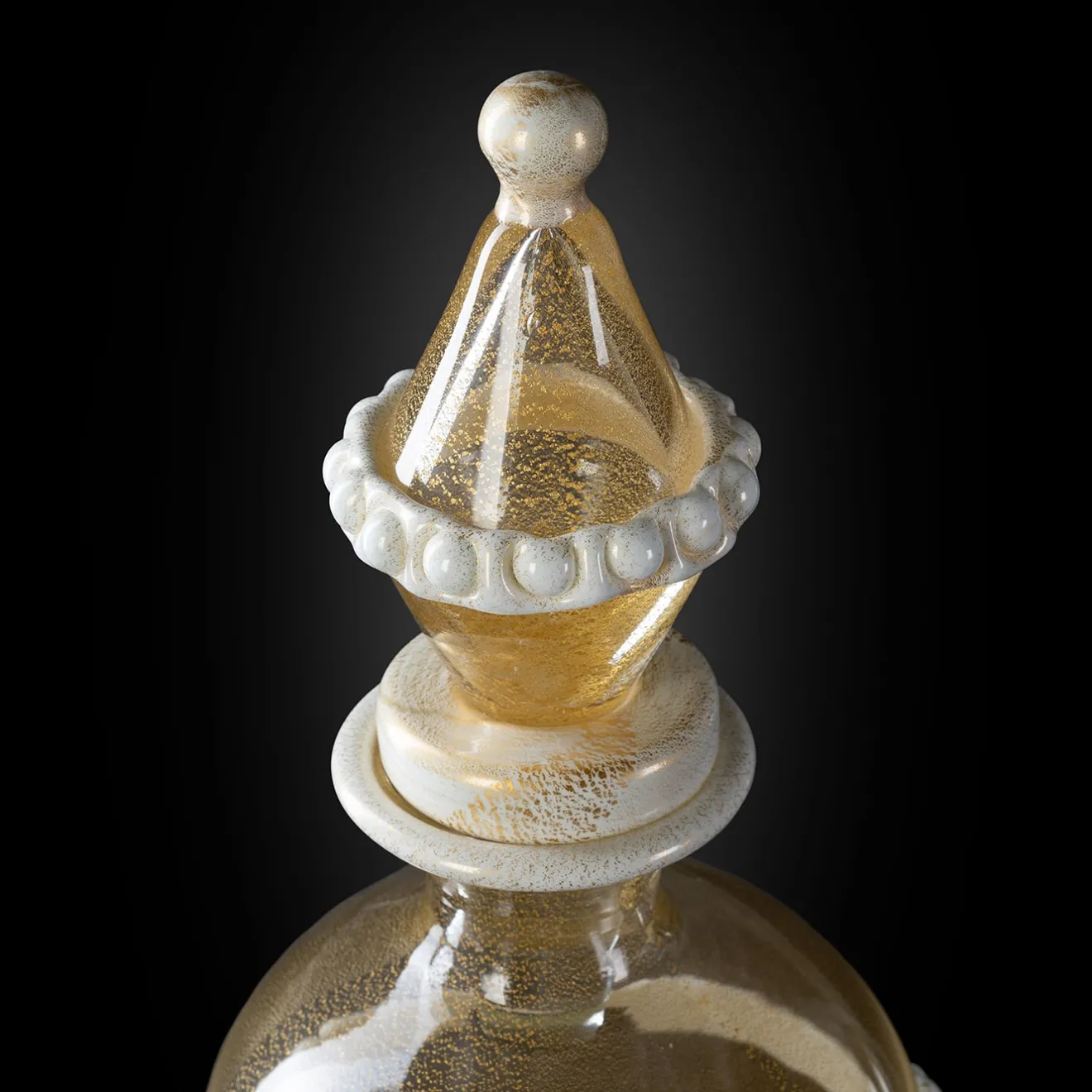 Officine di Murano 1295 Stmat Vaso con piede in oro e bianco 24 carati con coperchio