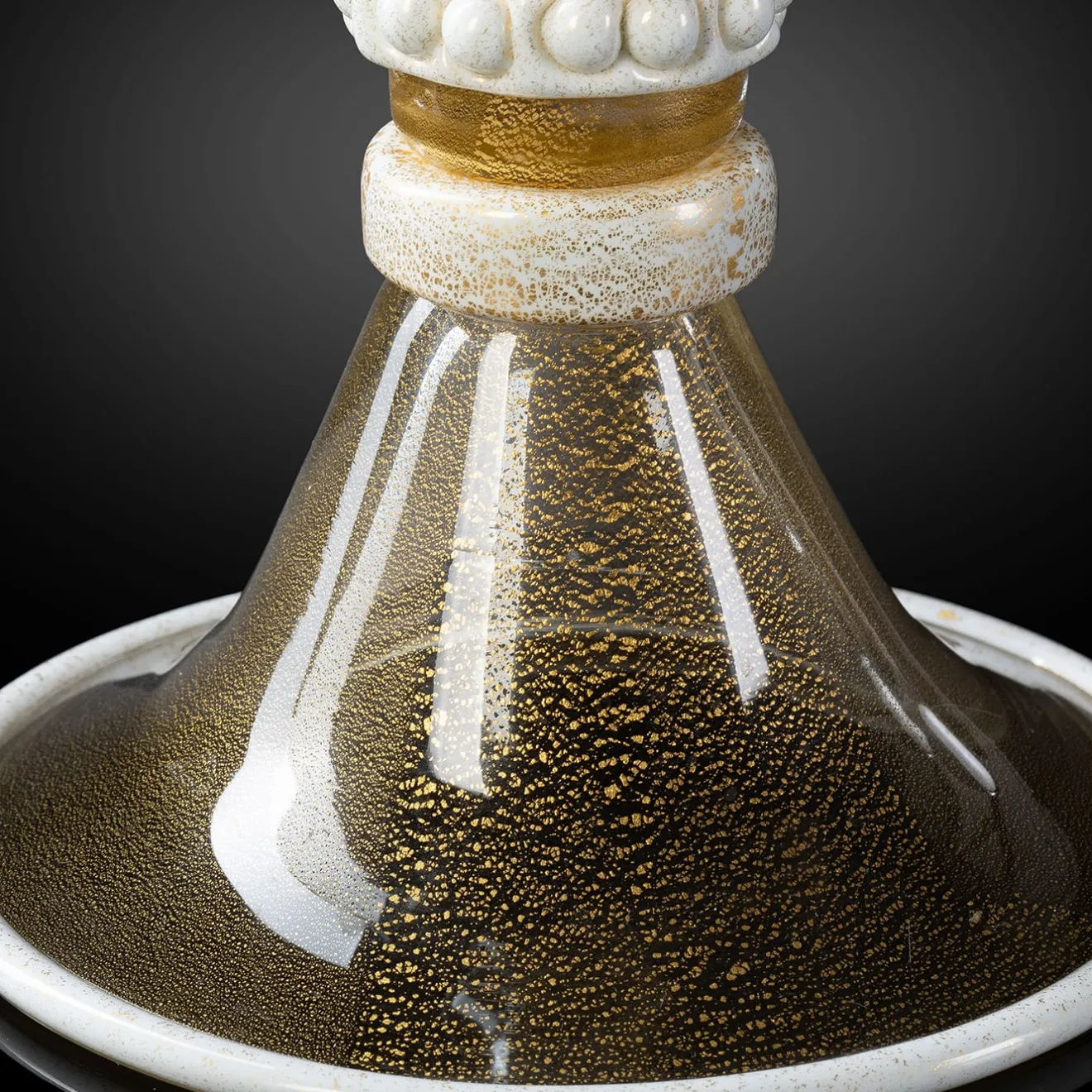 Officine di Murano 1295 Stmat Vaso con piede in oro e bianco 24 carati con coperchio