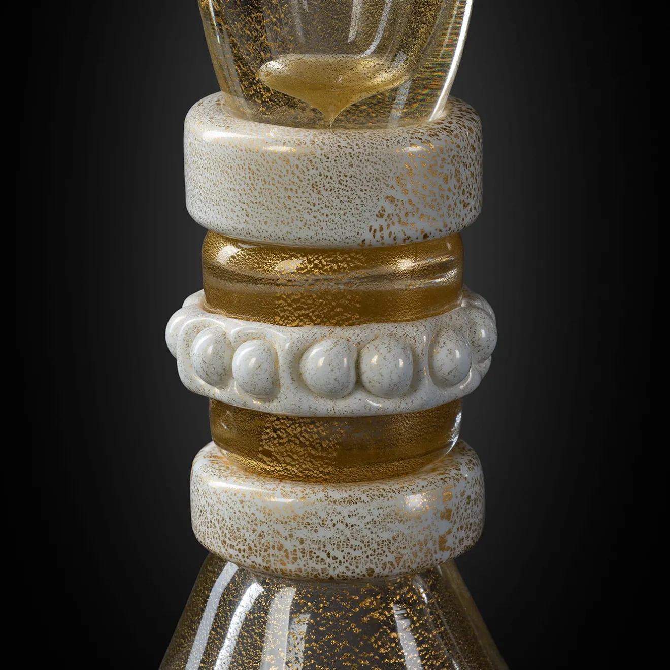 Officine di Murano 1295 Stmat Vaso con piede in oro e bianco 24 carati con coperchio